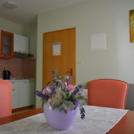 Apartmani Vujcic Makarska Exterior photo