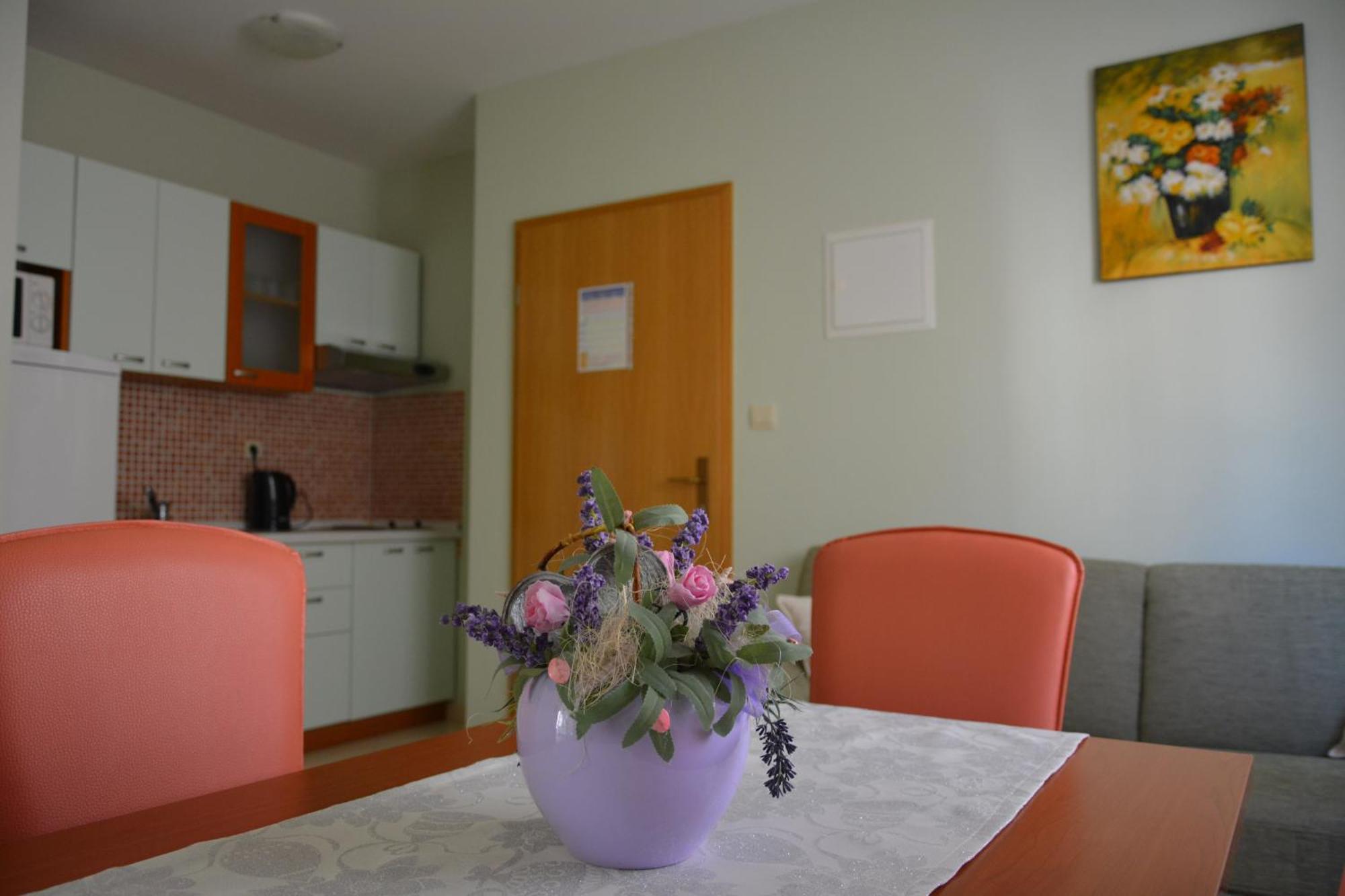 Apartmani Vujcic Makarska Exterior photo