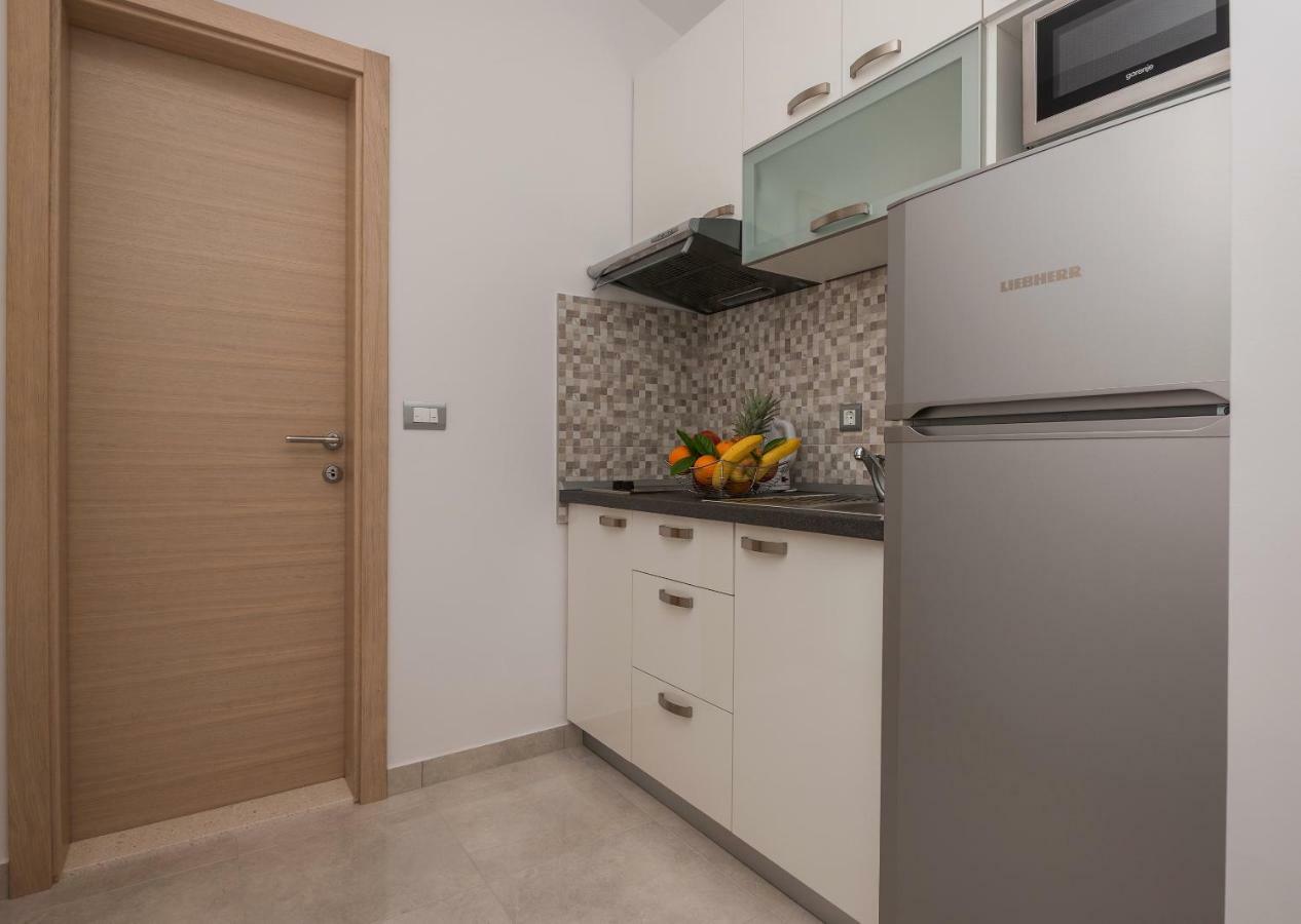 Apartmani Vujcic Makarska Exterior photo
